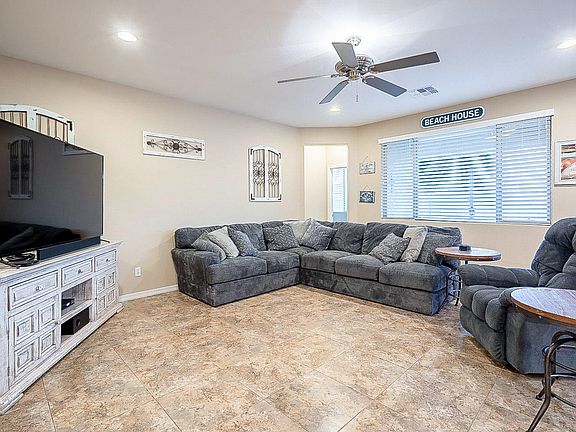 5th image of 18122 W Glenrosa Ave