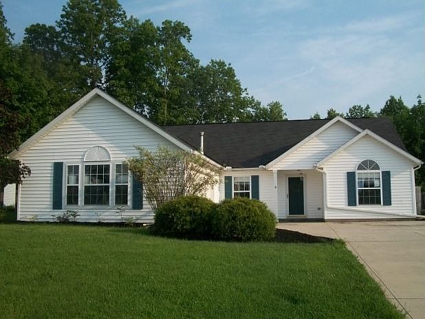 1st image of 765 Sherwood Dr