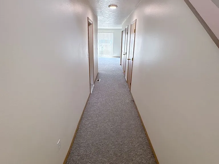 2 bed, 2.5 bath, 1350 sqft, $1,325 — Photo 3