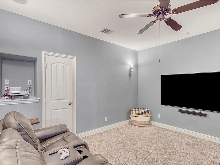 6318 Sunstone Fls — Photo 19
