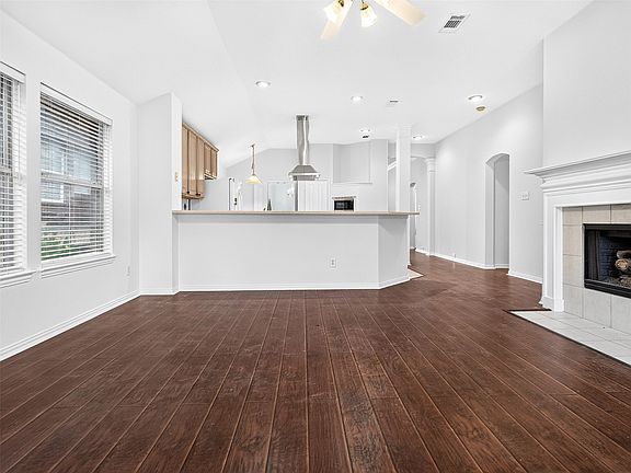 4th image of 456 Ridge Meade Dr