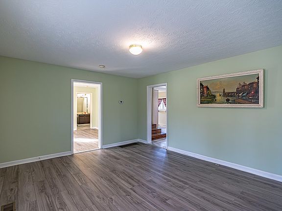 5th image of 208 Benson Pike