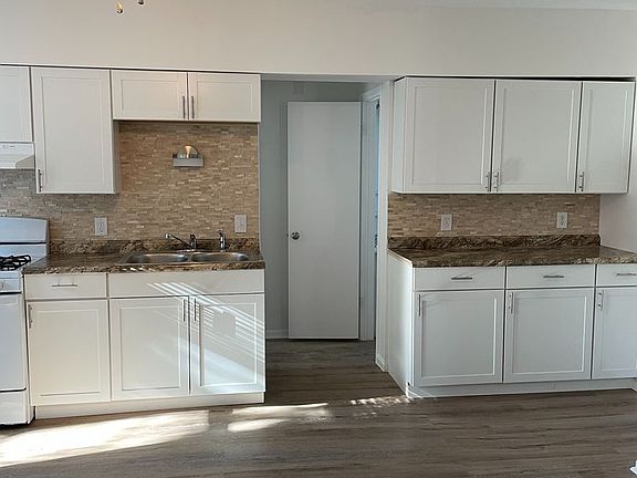 5th image of 348 Gibson St APT 1