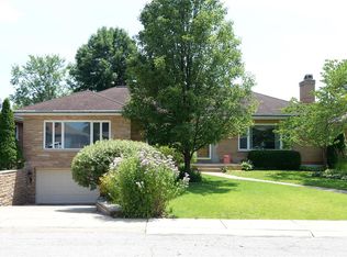 5950 Bishops Pl, Saint Louis, MO 63109