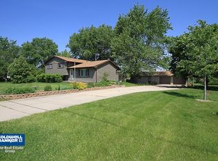 1610 E Old Pine Bluff Rd, Morris, IL 60450