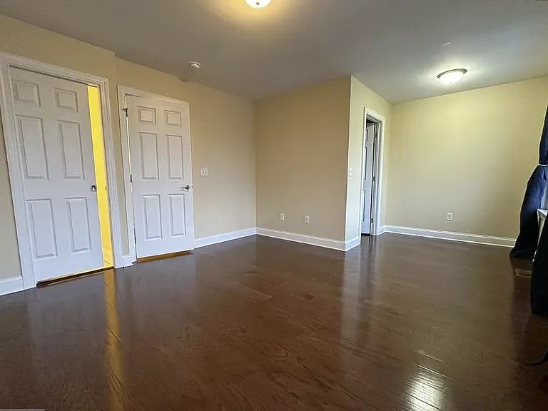 2238 Deyerle Ave — Photo 16