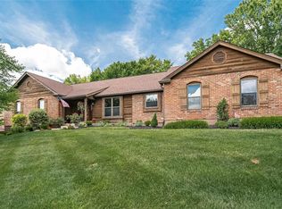 1427 Dietrich Oaks Dr, Ballwin, MO 63021