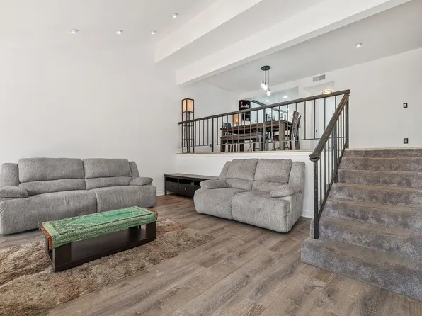 18415 Collins St Unit F, Tarzana, CA 91356