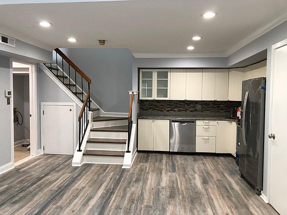 5th image of 4908 Gina Ct