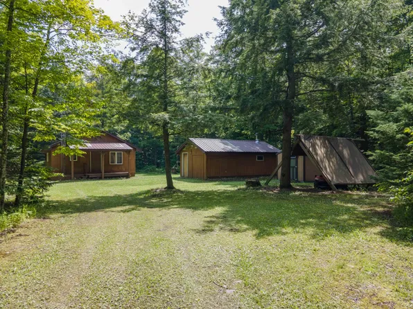 436 Forbes Rd #3920, Iron River, MI 49935