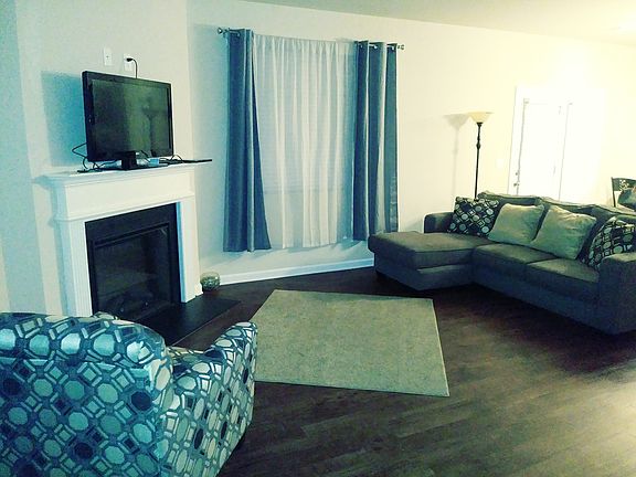 3rd image of 8305 Regent St