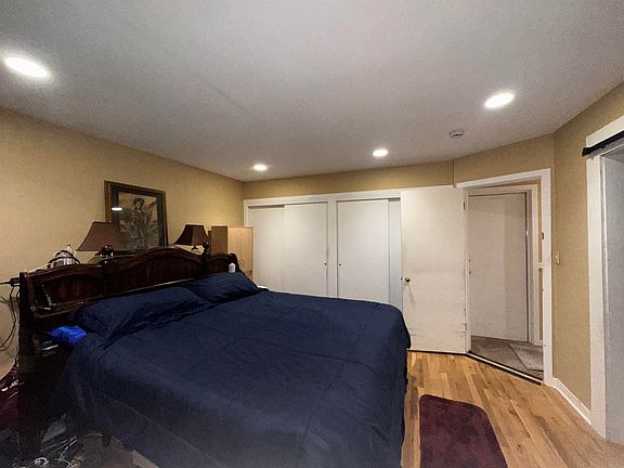 4th image of 3421 N Center Rd