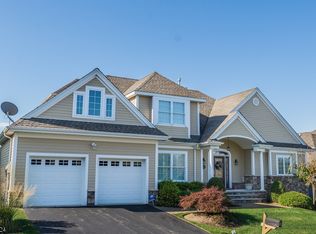 11 Woodcott Dr, Hamburg, NJ 07419