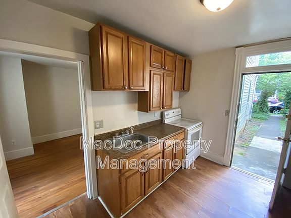 5th image of 320 Wolfe St APT C