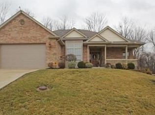 6172 Spring Lake Dr, Hamilton, OH 45011