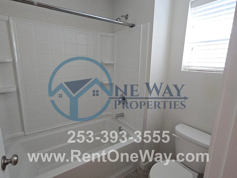 10518 191st Street Ct E — Photo 13