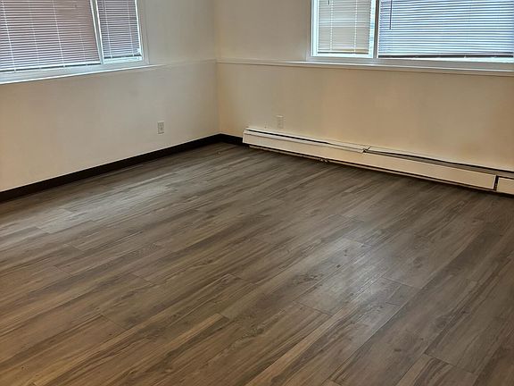 5th image of 138 N Klevin St