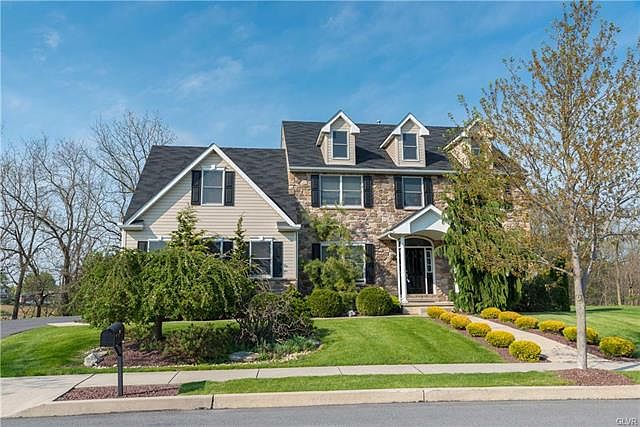 1st image of 13 Mill Brook Ct