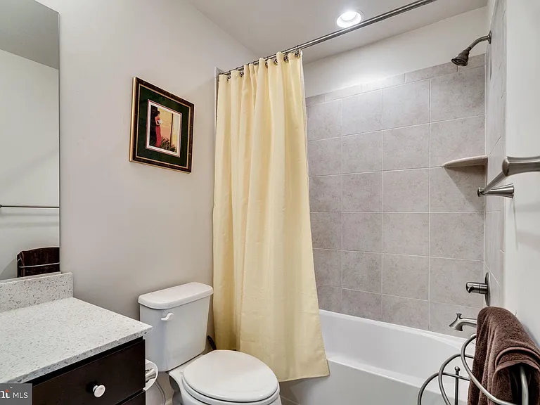 1133 S Monroe St — Photo 19