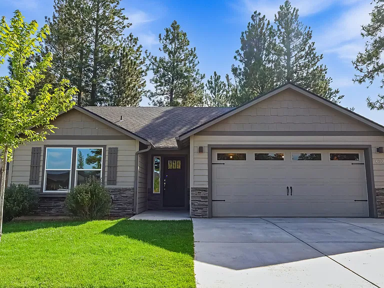 3-bedroom rental at 670 Mckinney Ranch Rd, Sisters, OR
