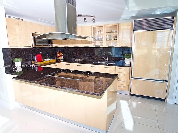 4th image of 6899 Collins Ave Unit 1403