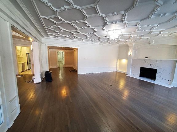 2nd image of 5048 S Woodlawn Ave #1A