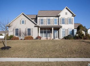 7242 Royal Oak Dr, Harrisburg, PA 17112