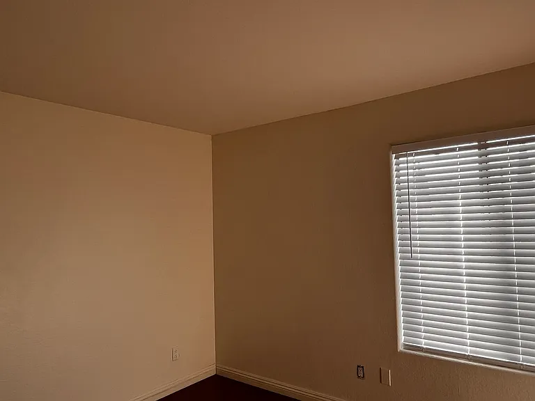 1233 Edinburg Ct — Photo 33