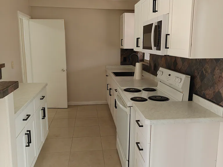 2240 Birchcrest Blvd — Photo 6