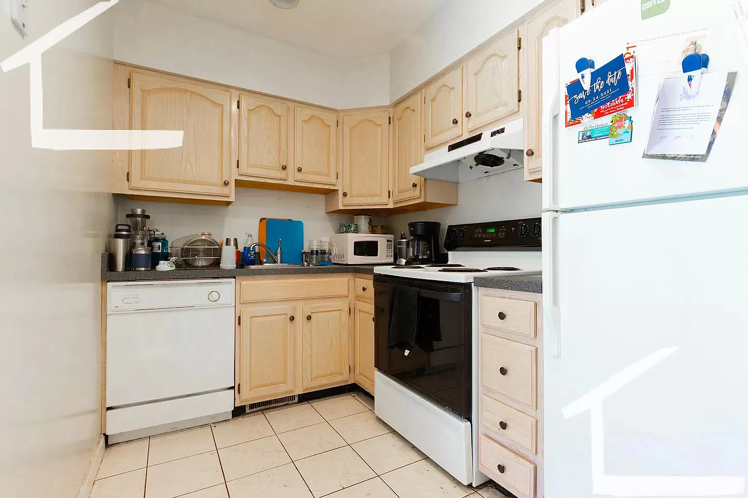 3 bed, 9999 sqft, $4,500 — Photo 1