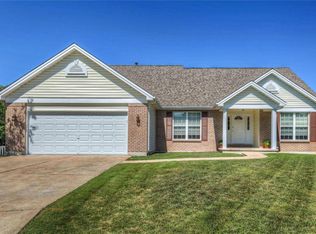 29 Palace Green Ct, O'Fallon, MO 63366