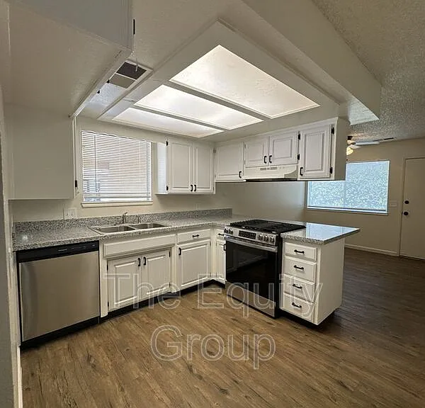 150 S Peppertree St — Photo 20