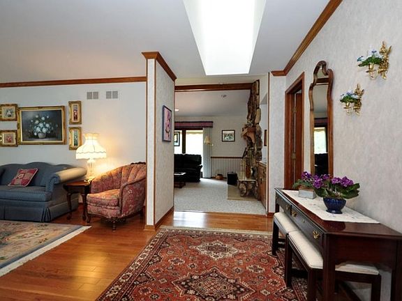 4th image of 9 Heather Ln