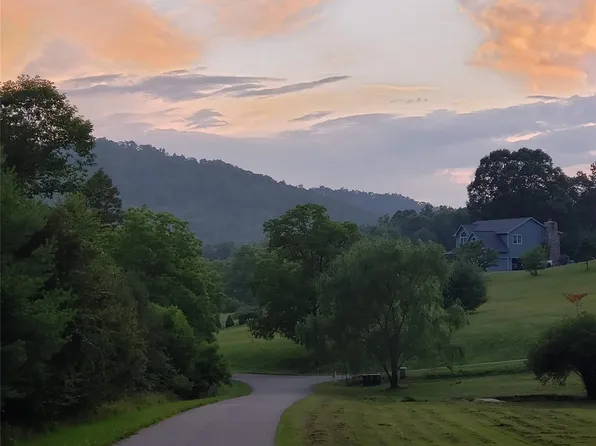 80 Chimney Rock Dr #144, Mars Hill, NC 28754