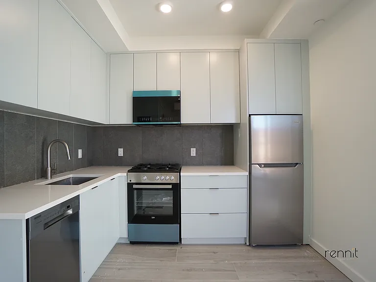33 Little Nassau St #811 — Photo 5