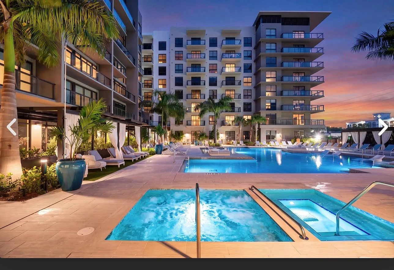 1 bed, 890 sqft, $2,600 — Photo 1