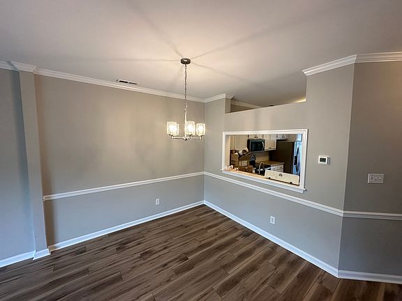 3rd image of 406 S Lake Cir