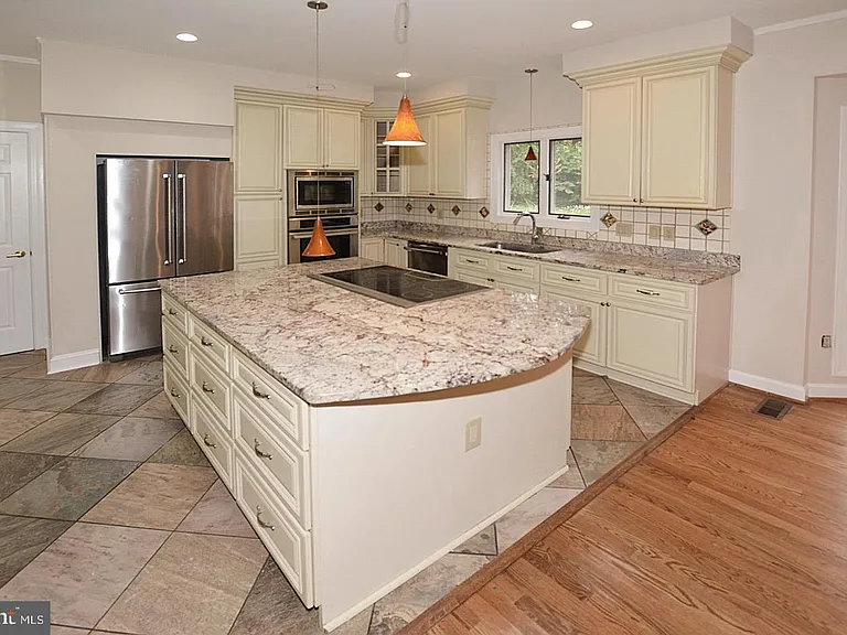 10190 Akhtamar Dr — Photo 17