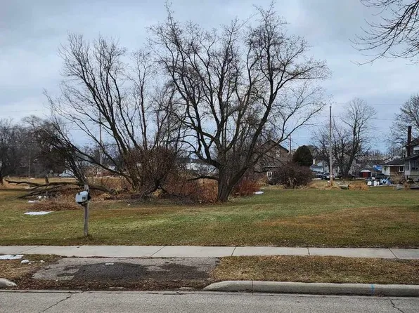 328 5TH AVENUE, Menominee, MI 49858