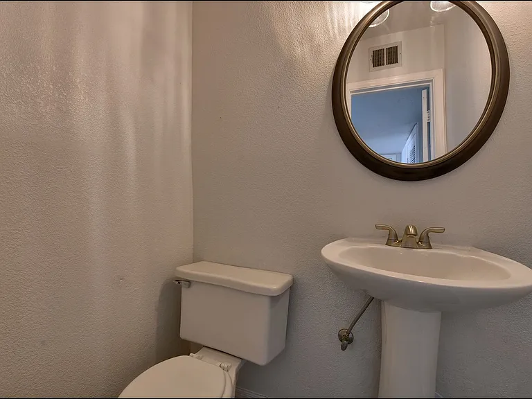 7113 Orizaba Ave — Photo 31
