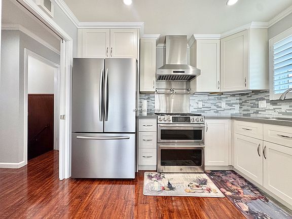 5th image of 121 Mirada Dr