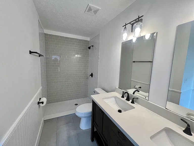 4614 E Seneca Ave — Photo 28