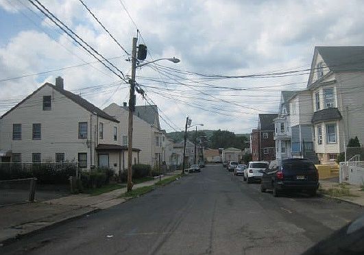 2nd image of 174 Carbon St