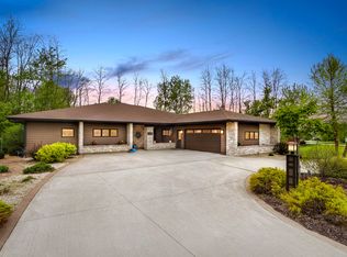 2365 Sablewood Rd, La Crosse, WI 54601