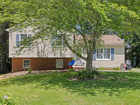 16 Kingston Ct, Stuarts Draft, VA 24477