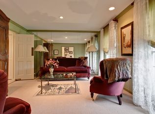 1204 Grant Pl, Long Grove, IL 60047