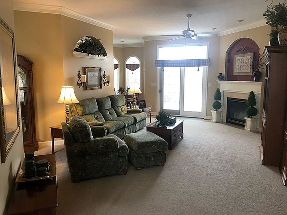 2nd image of 6815 Rosecliff Pl