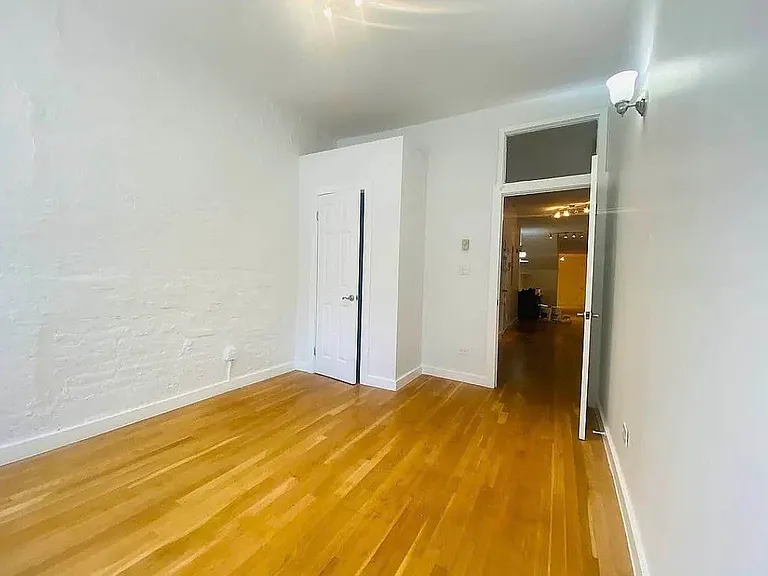 102 W 29th St #1 — Photo 13
