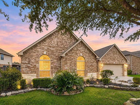 3rd image of 27818 Tamara Branch Ln