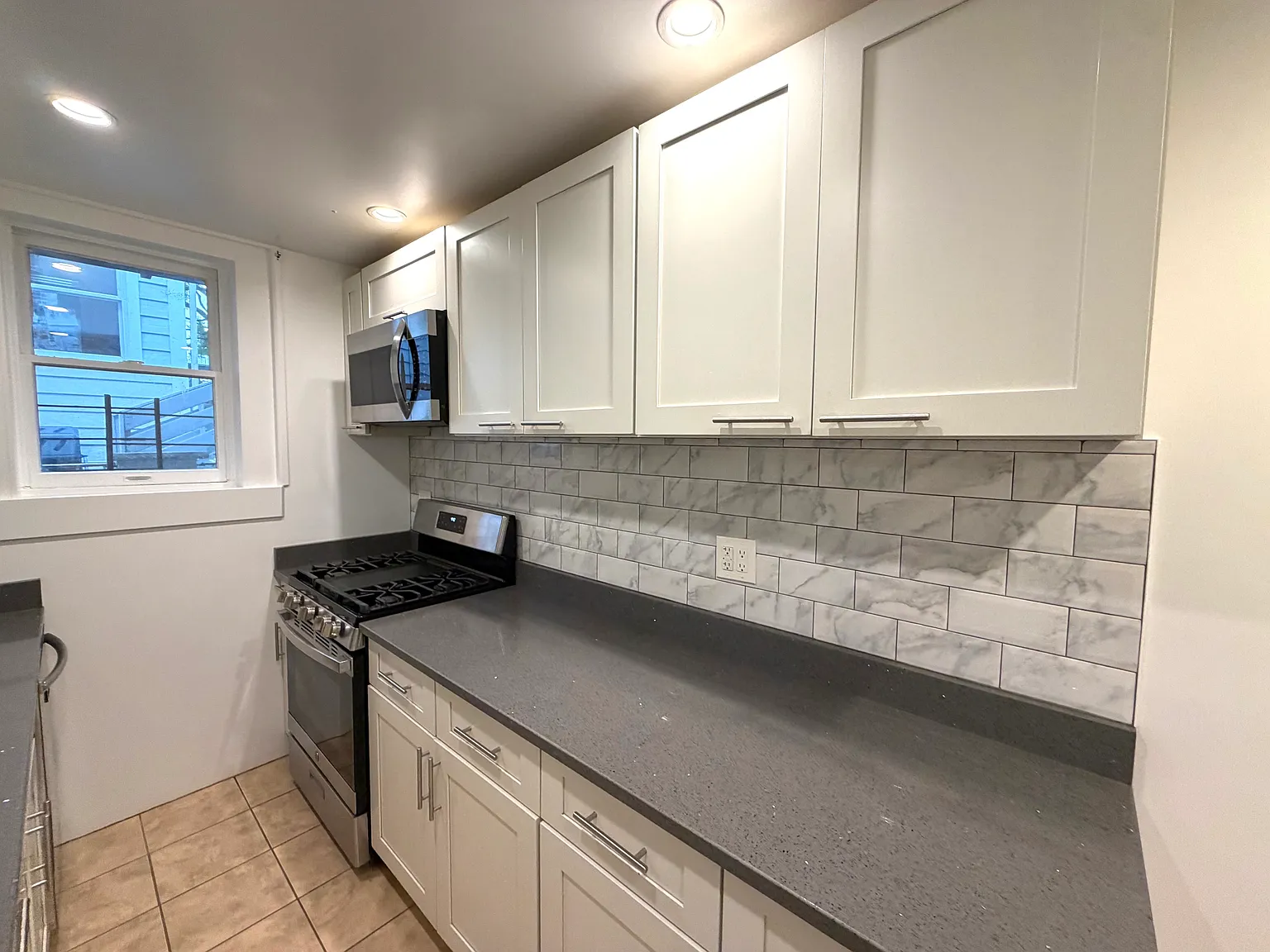 3242 Cambridge Avenue — Photo 4